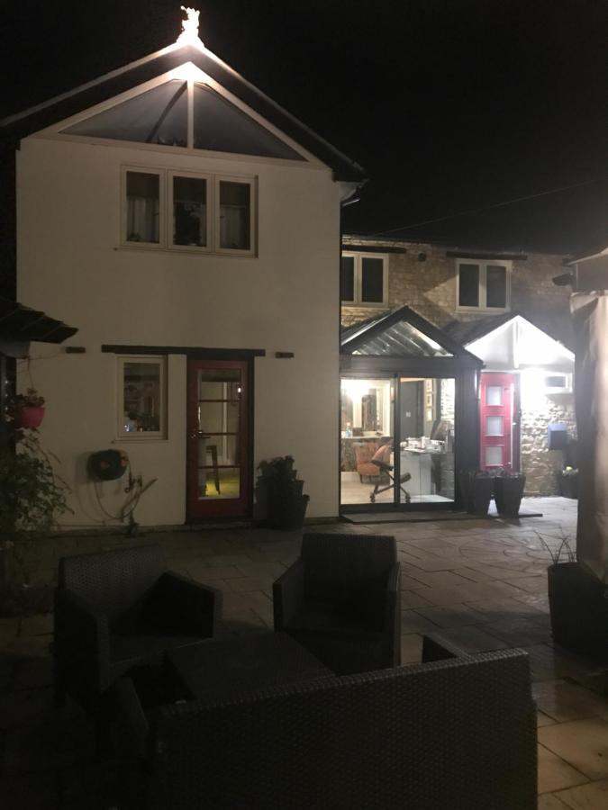 Silverstone Bed And Breakfast ภายนอก รูปภาพ