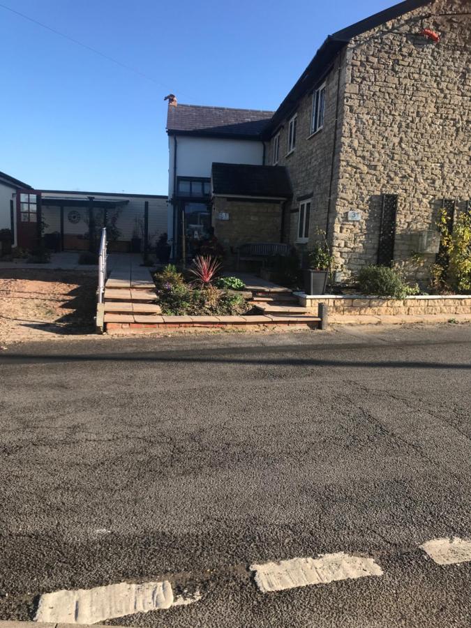 Silverstone Bed And Breakfast ภายนอก รูปภาพ